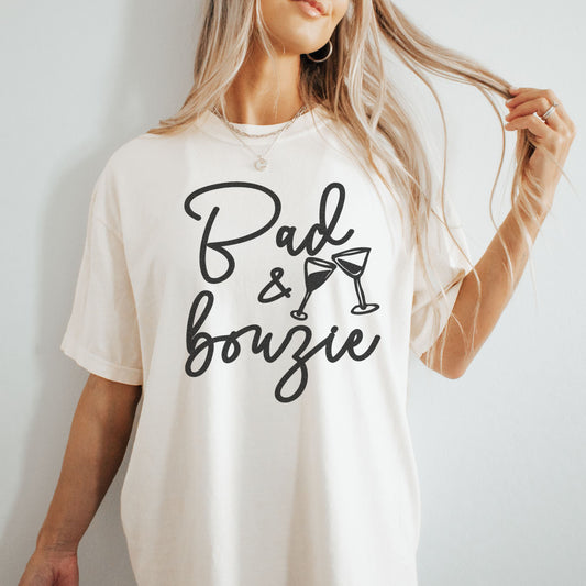 Bride & Boujee T-skjorte | Bad & Bouzie T-skjorte