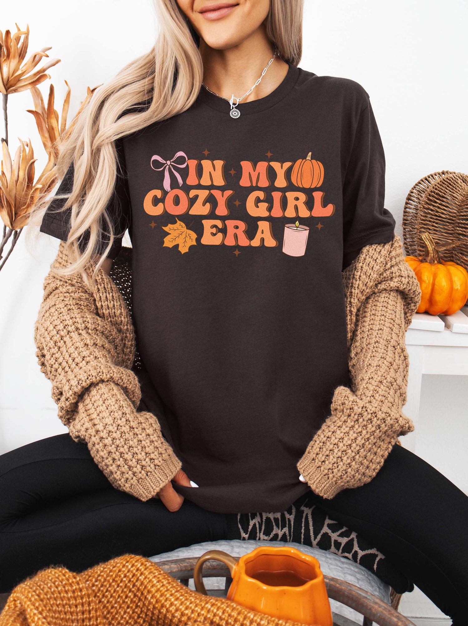 t-kjorte in my cozy girl era brown